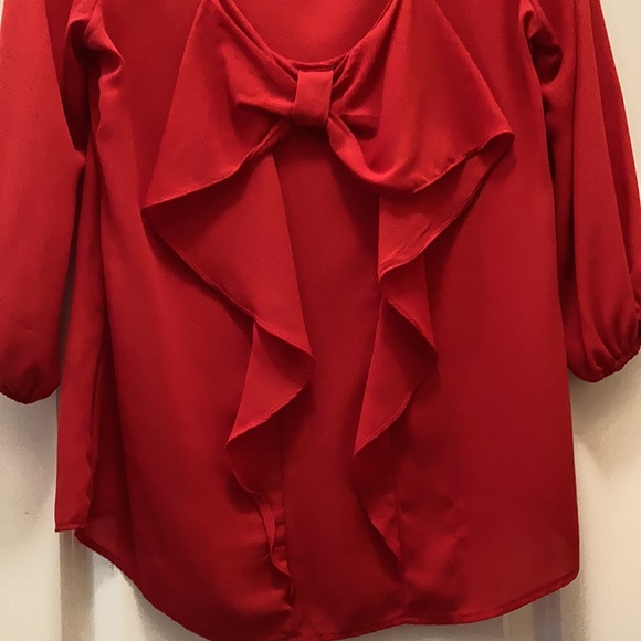 Red blouse scooped back with bow - Picture 5 of 7